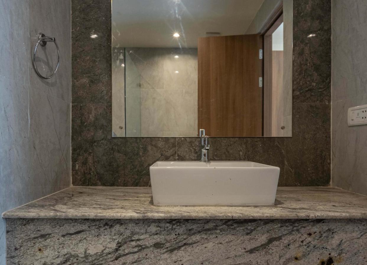 Starlit Suites Newtown Calcutta Exteriör bild