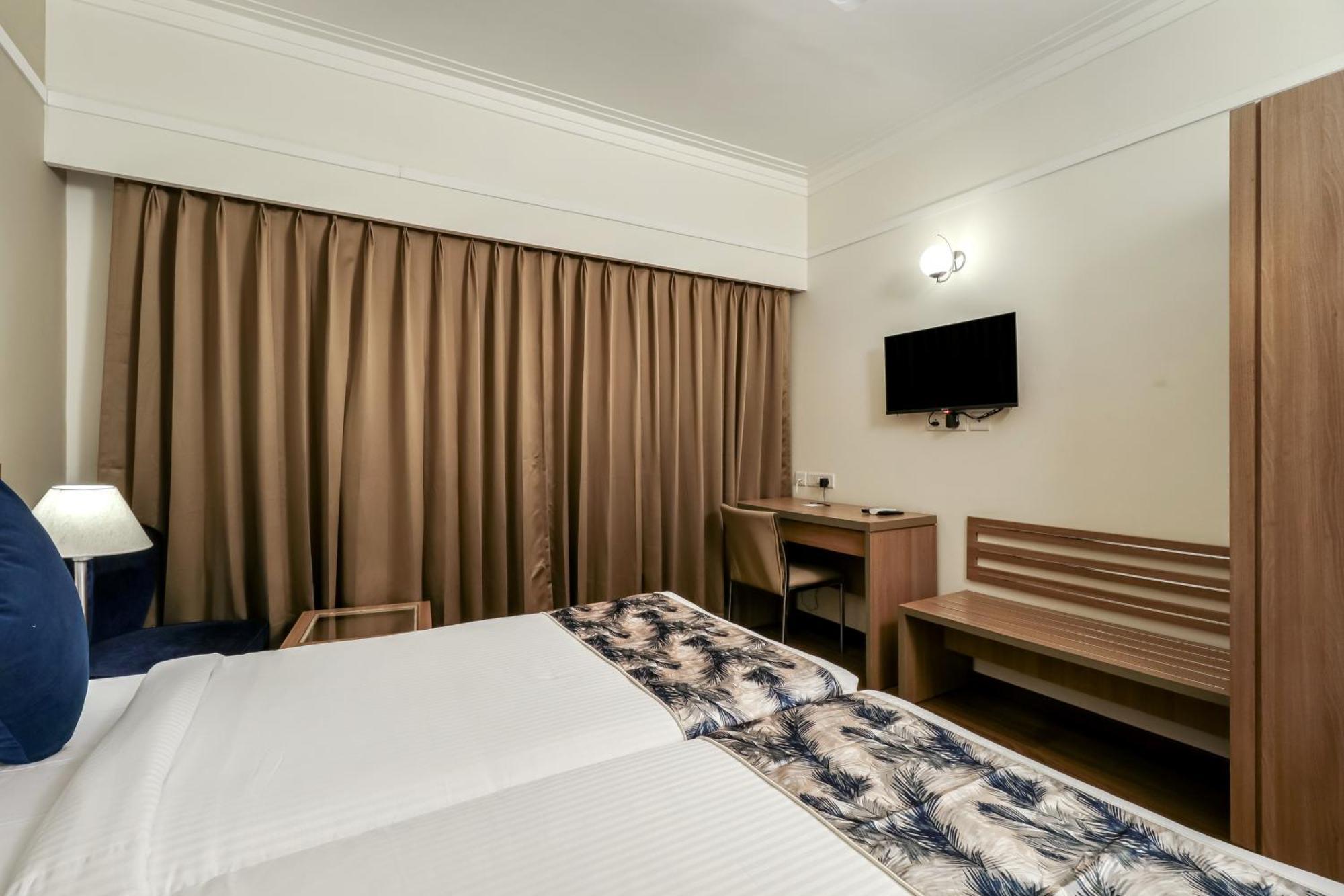 Starlit Suites Newtown Calcutta Exteriör bild
