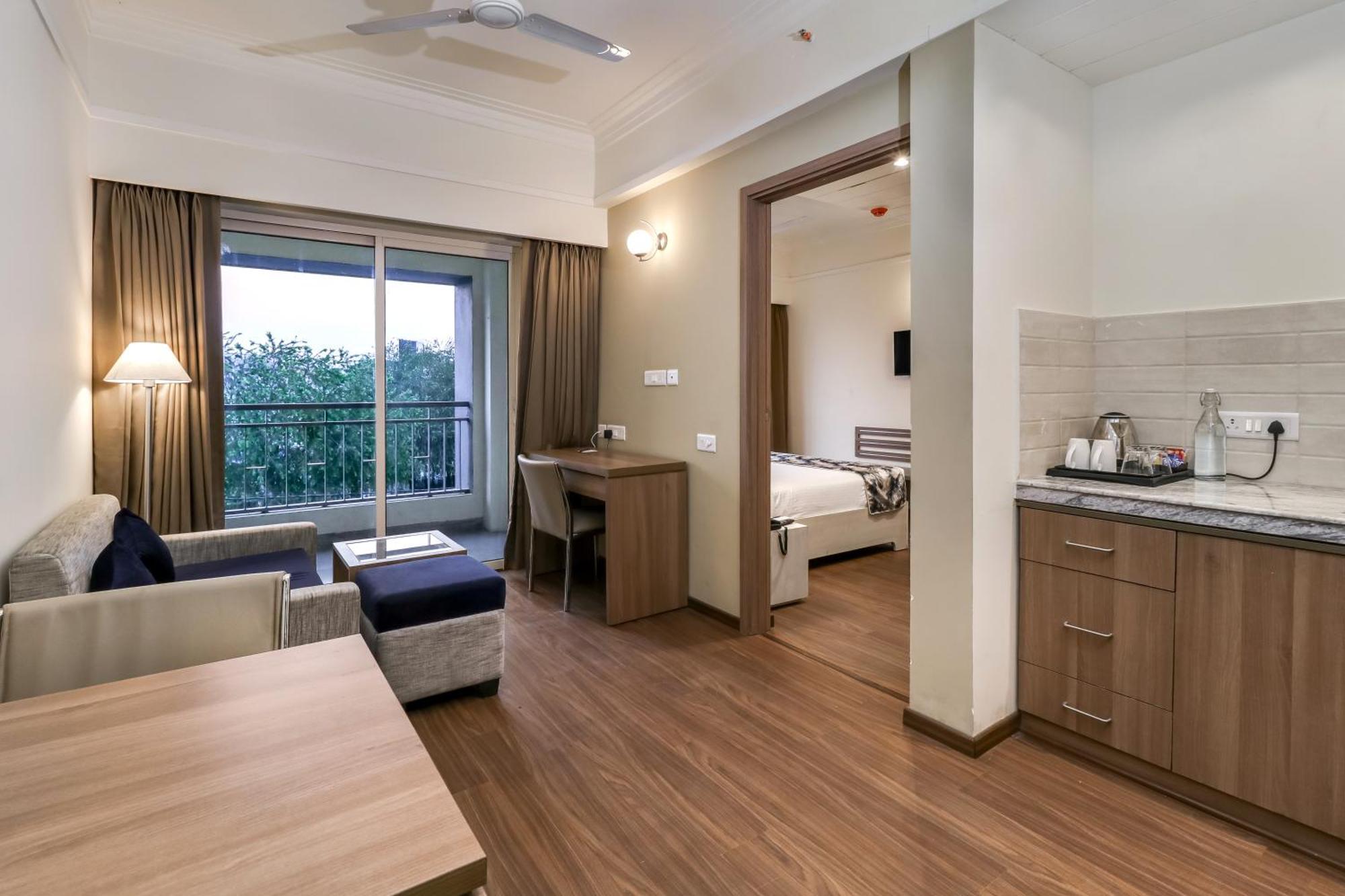 Starlit Suites Newtown Calcutta Exteriör bild
