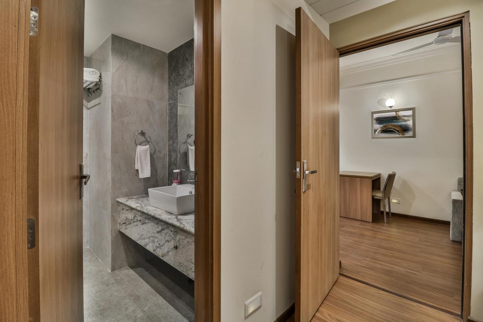 Starlit Suites Newtown Calcutta Exteriör bild